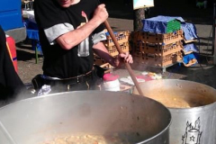 280-Essen-umsonst-fuer-alle_-Wam-Kat-hat-gekocht-kommt-vorbei-Sommer-Sonne-Sonnenschein
