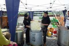 562587_376879835693514_1365463929_n