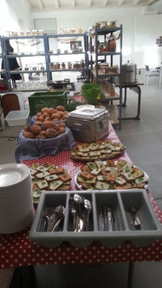 17-Das-Mittag-essen-ist-fast-fertig